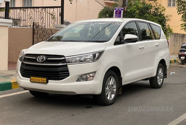 Innova Crysta image placeholder